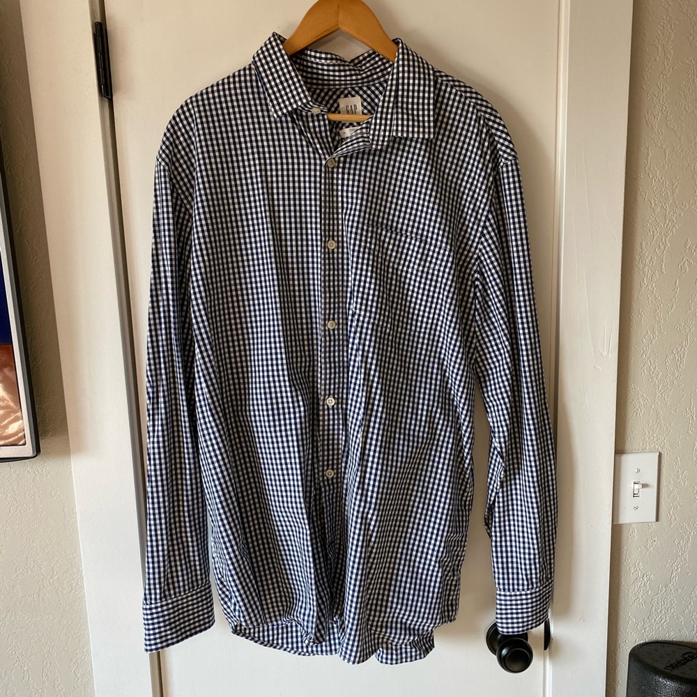 GAP Men’s Long Sleeve Button Down